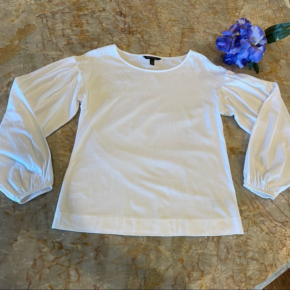 NWOT Banana Republic Long Sleeved Puffy Arm Top